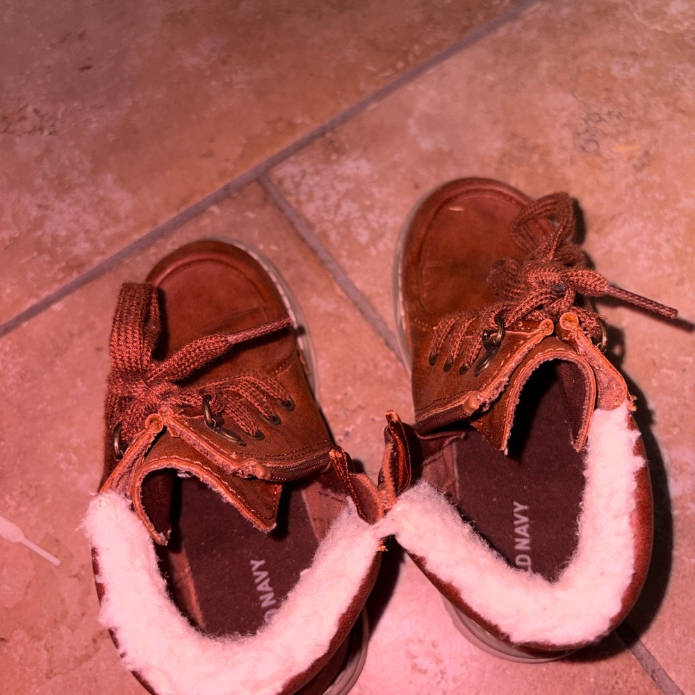 Old Navy Tan Kids Boots with Faux Fur